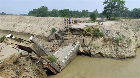 bridge collapsed today video